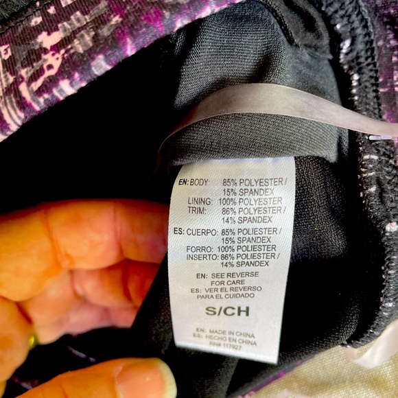 Gaiam, Divine Bra, Size Small - Picture 3 of 4